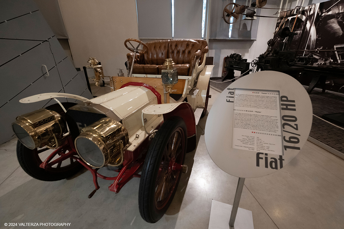 _DSF4020.jpg - 12/07/2024.Torino. Inaugurato nel 1963, il Centro Storico Fiat ha sede in un edificio liberty che fu il primo ampliamento (1907) delle officine di corso Dante dove nacque l'azienda. Ora il Centro Storico ospita una collezione di automobili, cimeli, modellini e manifesti pubblicitari che copre l'intera storia dell'azienda. In concomitanza con le storiche celebrazioni di FIAT, il Centro Storico FIAT eâ€™ aperto al pubblico Venerdi 12, Sabato 13, Domenica 14 per rendere omaggio alla leggendaria Mefistofele, realizzata nel 1923 dallâ€™inglese Ernest Eldridge, e al suo record di velocitÃ  di 234.98 km/h conquistato 100 anni fa. Nella foto la FIAT 16/20 HP