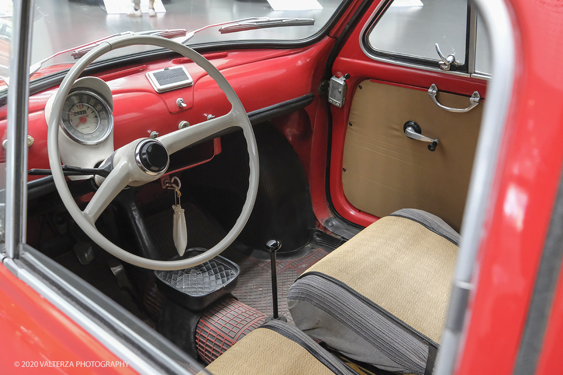 _DSF5109.jpg - 18/06/2020.Torino.  Il MAUTO dedica la prima mostra post lockdown alla mitica Fiat 500. Nella foto interno della Nuova 500 del 1962 in dotazione al Presidente della Repubblica Sandro Pertini