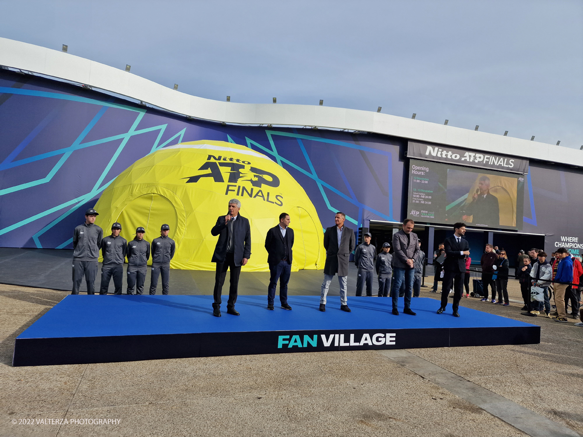 20221112_111419.jpg - 12/1/2022. Torino.  Le 8 coppie dei campioni del doppio hanno inaugurato questa mattina il Fan Village delle Nitto Atp Finals di Torino presenti le istituzioni dello sport , Il presidente dell'ATP Andrea Gaudenzi,  Isidoro Alvisi vicepresidente Fit l'Assessore allo sport regione Piemonte  Ricca Fabrizio ed il sindaco della cittÃ  Lo Russo.