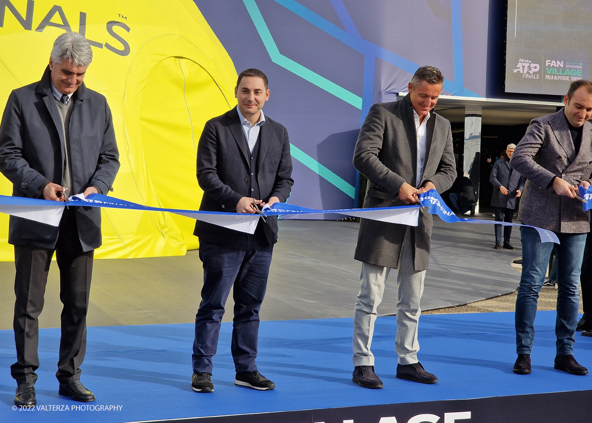 20221112_111540.jpg - 12/1/2022. Torino.  Le 8 coppie dei campioni del doppio hanno inaugurato questa mattina il Fan Village delle Nitto Atp Finals di Torino presenti le istituzioni dello sport , Il presidente dell'ATP Andrea Gaudenzi,  Isidoro Alvisi vicepresidente Fit l'Assessore allo sport regione Piemonte  Ricca Fabrizio ed il sindaco della cittÃ  Lo Russo.