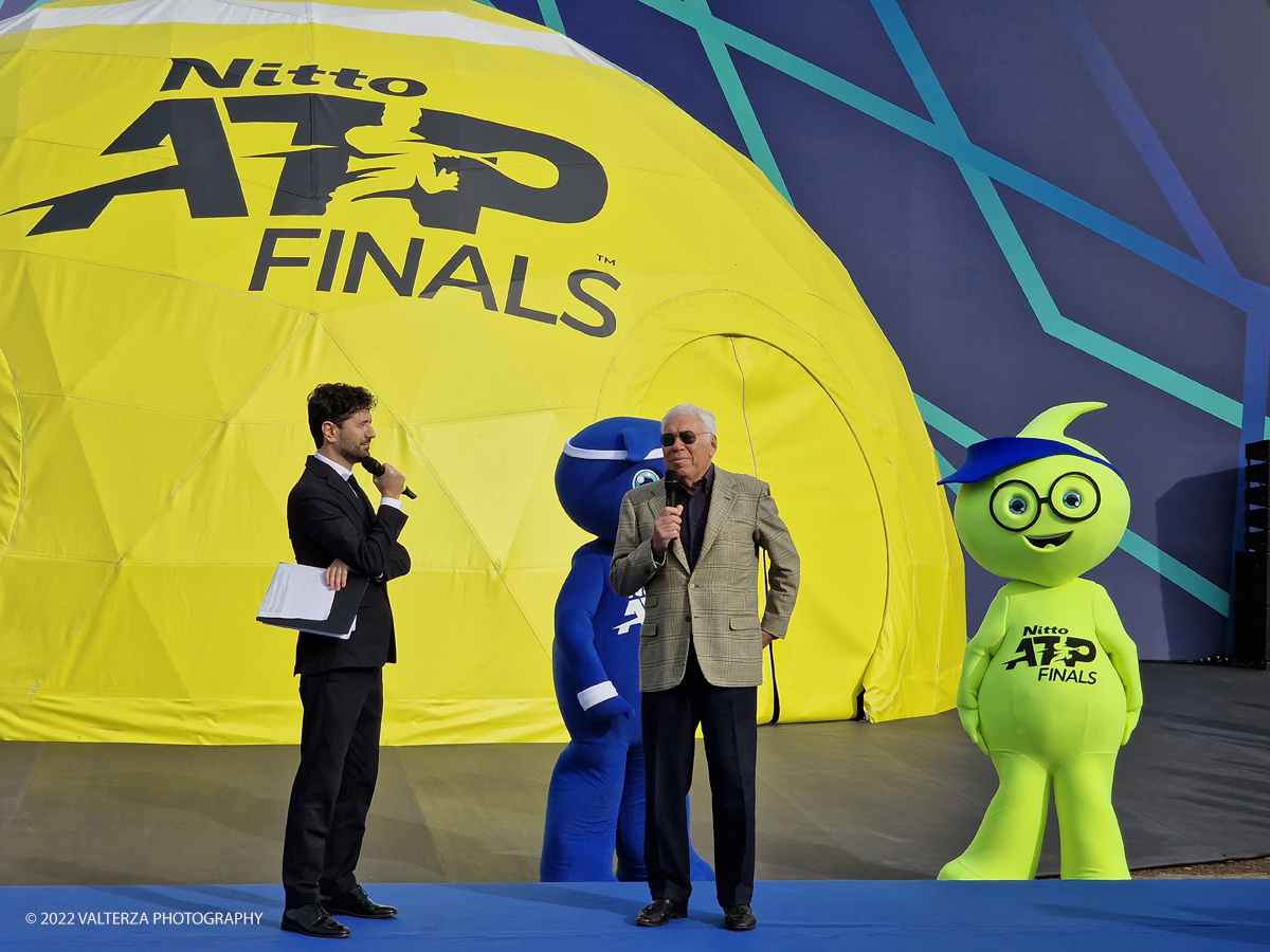 20221112_112819.jpg - 12/1/2022. Torino.  Le 8 coppie dei campioni del doppio hanno inaugurato questa mattina il Fan Village delle Nitto Atp Finals di Torino presenti le istituzioni dello sport , Il presidente dell'ATP Andrea Gaudenzi,  Isidoro Alvisi vicepresidente Fit l'Assessore allo sport regione Piemonte  Ricca Fabrizio ed il sindaco della cittÃ  Lo Russo. Ospite Nicola Pietrangeli considerato uno dei migliori tennisti italiani di sempre