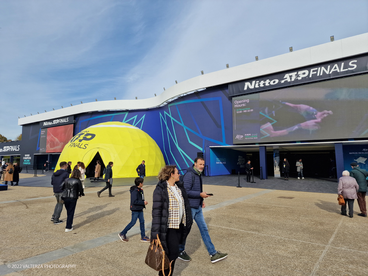 20221112_120155.jpg - 12/1/2022. Torino.  Le 8 coppie dei campioni del doppio hanno inaugurato questa mattina il Fan Village delle Nitto Atp Finals di Torino presenti le istituzioni dello sport , Il presidente dell'ATP Andrea Gaudenzi,  Isidoro Alvisi vicepresidente Fit l'Assessore allo sport regione Piemonte  Ricca Fabrizio ed il sindaco della cittÃ  Lo Russo.