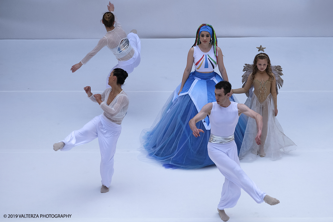 DSCF7200.jpg - 4/06/2019.Torino, Cerimonia di accensione della fiaccola del sapere della 30esima Universiade Estiva Napoli 2019. Nella foto  coreografia della cerimonia di presentazione del progetto