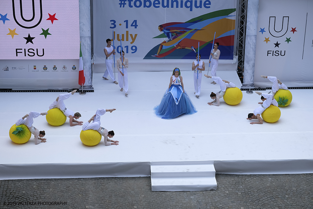 DSCF7228.jpg - 4/06/2019.Torino, Cerimonia di accensione della fiaccola del sapere della 30esima Universiade Estiva Napoli 2019. Nella foto  coreografia della cerimonia di presentazione del progetto