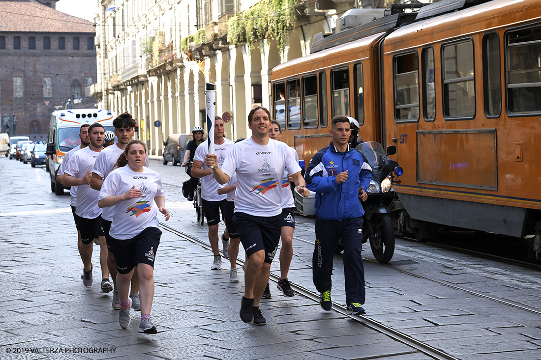 DSCF7341.jpg - 4/06/2019.Torino, Cerimonia di accensione della fiaccola del sapere della 30esima Universiade Estiva Napoli 2019. Nella foto uno dei 16 tedofori che a Torino hanno percorso le vie della cittÃ  con la torcia