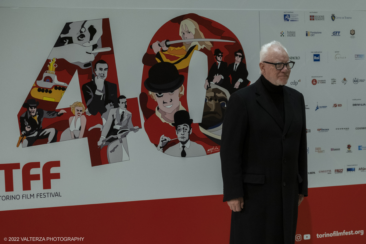 _DSF8826.jpg - 25/11/2022. Torino. Teatro Regio, Photocall per l'inaugurazione del 40mo TFF. Nella foto l'attore britannico Malcom McDowell