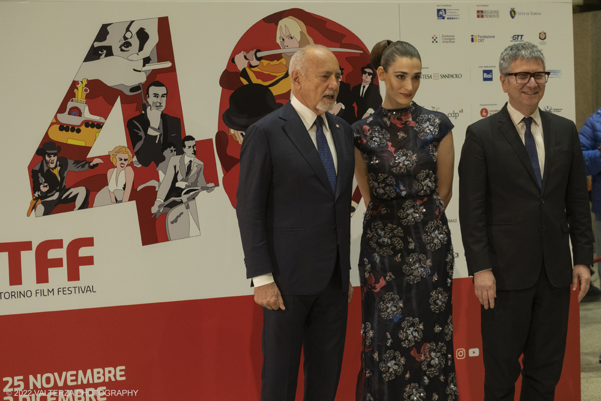 _DSF8967-2.jpg - 25/11/2022. Torino. Teatro Regio, Photocall per l'inaugurazione del 40mo TFF. Nella foto Enzo Ghigo Presidente del Museo Nazionlale del Cinema , Domenico De Gaetano Direttore del Museo Pilar Fogliati madrina  del Festival