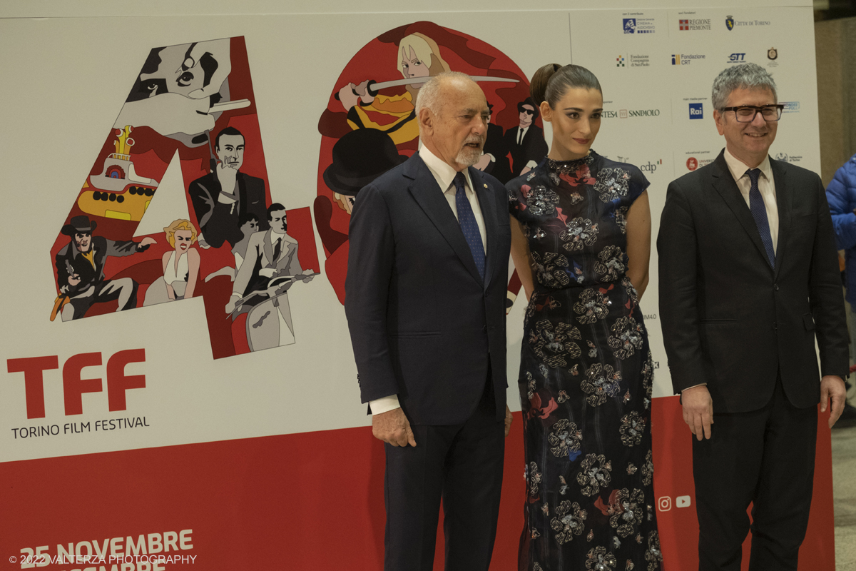 _DSF8967.jpg - 25/11/2022. Torino. Teatro Regio, Photocall per l'inaugurazione del 40mo TFF. Nella foto Enzo Ghigo Presidente del Museo Nazionlale del Cinema , Domenico De Gaetano Direttore del Museo Pilar Fogliati madrina  del Festival