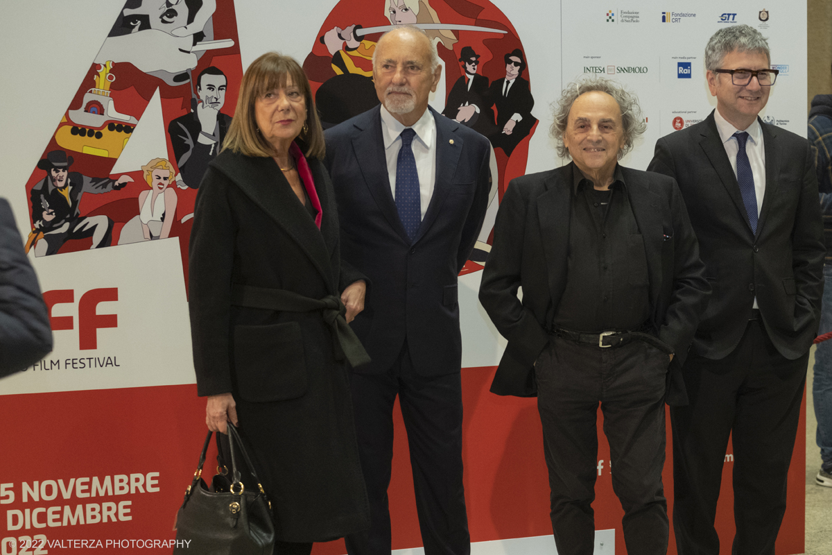 _DSF9020.jpg - 25/11/2022. Torino. Teatro Regio, Photocall per l'inaugurazione del 40mo TFF. Nella foto Gianna Pentenero assessore al comune di Torino, Enzo Ghigo Presidente del Museo Nazionlale del Cinema e Domenico De Gaetano Direttore del Muse, Ugo Nespolo artista creatore del manifesto lee TFF