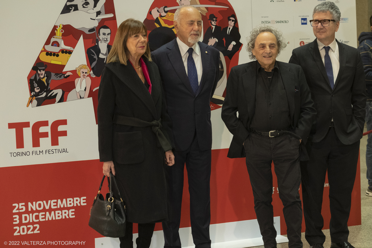 _DSF9032.jpg - 25/11/2022. Torino. Teatro Regio, Photocall per l'inaugurazione del 40mo TFF. Nella foto Gianna Pentenero assessore al comune di Torino, Enzo Ghigo Presidente del Museo Nazionlale del Cinema e Domenico De Gaetano Direttore del Muse, Ugo Nespolo artista creatore del manifesto lee TFF