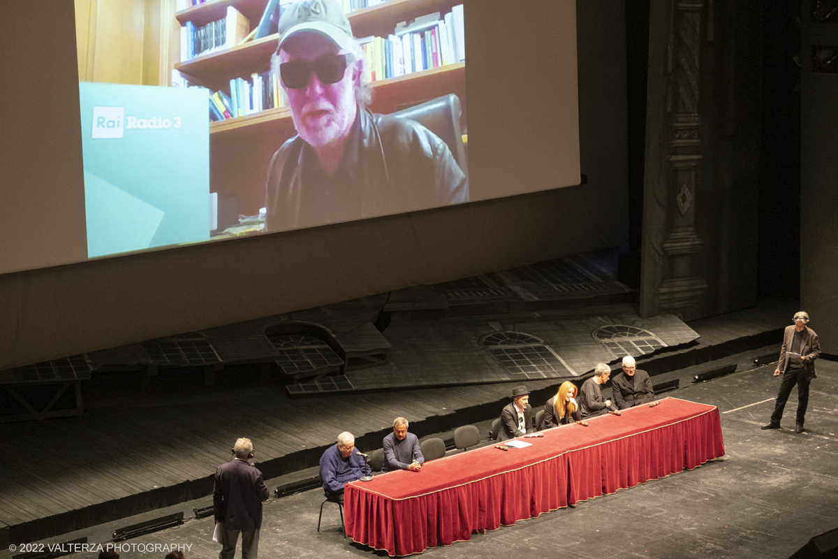 _DSF9412.jpg - 25/11/2022. Torino. Teatro Regio, l'inaugurazione del 40mo TFF. Nella foto un momento della cerimonia di apertura sul palco del Teatro Regio  con Malcom Mc Dowell, Naomi, Samuel dei Subsonica ,David Grieco ed altri ospiti