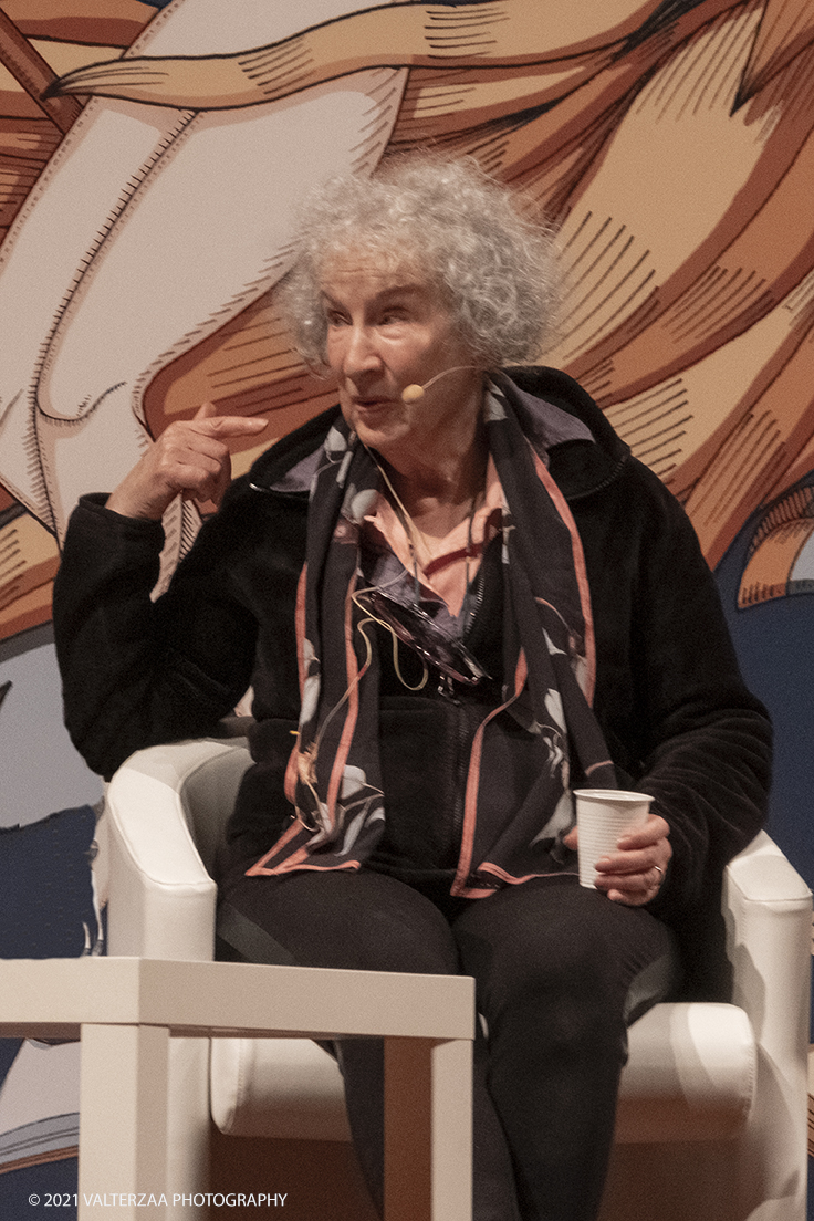 _DSF9706.jpg - 03/10/2021. Torino. In anteprima al Salone, l'incontro con Margaret Atwood, autrice canadese, Ã¨ tra le personalitÃ  piÃ¹ influenti della scena letteraria e culturale internazionale. Nella foto  Margaret Atwood