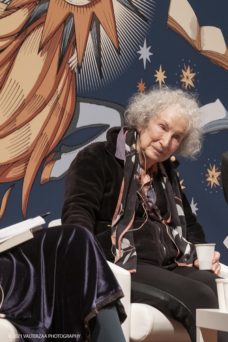 _DSF9811.jpg - 03/10/2021. Torino. In anteprima al Salone, l'incontro con Margaret Atwood, autrice canadese, Ã¨ tra le personalitÃ  piÃ¹ influenti della scena letteraria e culturale internazionale. Nella foto  Margaret Atwood