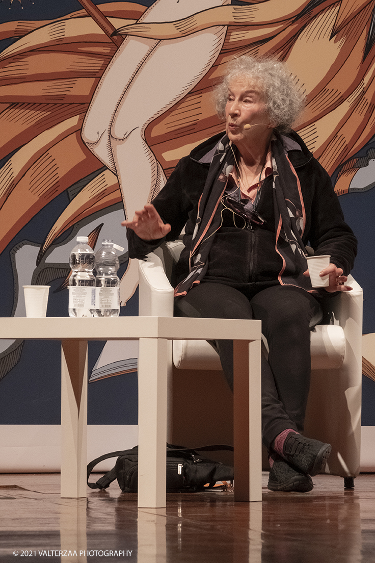 _DSF9908.jpg - 03/10/2021. Torino. In anteprima al Salone, l'incontro con Margaret Atwood, autrice canadese, Ã¨ tra le personalitÃ  piÃ¹ influenti della scena letteraria e culturale internazionale. Nella foto  Margaret Atwood