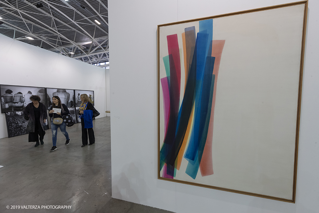 _G3I8299.jpg - 31/10/2019.Torino. Torna Artissima, la piÃ¹ grande fiera d'arte contemporanea d'Italia. Concept di questa edizione e' il binomio desiderio/censura. Nella foto, gli spazi espositivi della mostra all' Oval