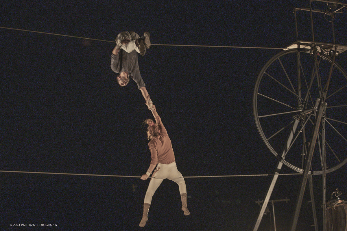 _G5A7228.jpg - 10/06/2023. Torino, Vauda Grande. Lo straordinario e suggestivo spettacolo Sodade, Ã¨ stato portato in scena dalla compagnia francese Cirque Rouages protagonisti quattro acrobati e 2 musicisti