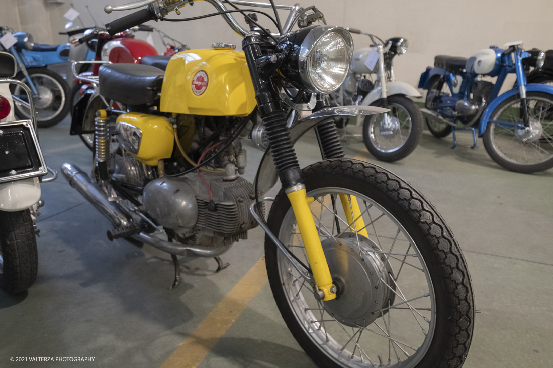 _DSF9749.jpg - 19/04/2021.Torino. Motobi 125 Sport Scrambler; 1969. Presentato al Salone della Moto di Milano nel 1952 dotato di un  motore a 2 tempi di 200 cc bicilindrico orizzontale e dall â€™insolita forma ovoidale.