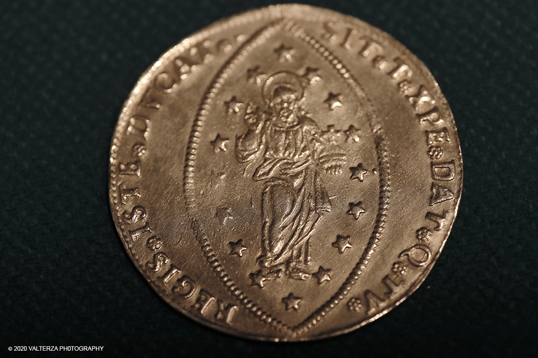 _G3I8046.jpg - 09/12/2020.Torino. Allâ€™asta numismatica alcune raritÃ  di duemila anni di storia., valore totale di base d'asta piÃ¹ di 2Mil di Euro.  Nella foto Ludovico Manin (1789-1797) - Da 10 Zecchini - Zecca: Venezia - Diritto: il Doge genuflesso tiene un'asta culminante in una croce e riceve la benedizione da San Marco che gli sta di fronte - Rovescio: GesÃ¹ Cristo benedicente entro una cornice a mandorla. Lotto 0280