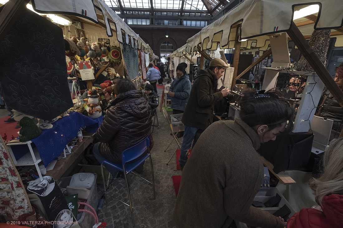 _DSF0642.jpg - 08/12/2019. Torino. La cittÃ  si prepara per la grande celebrazione di fine anno. Nella foto mercatino di Natale al cortile del Maglio.