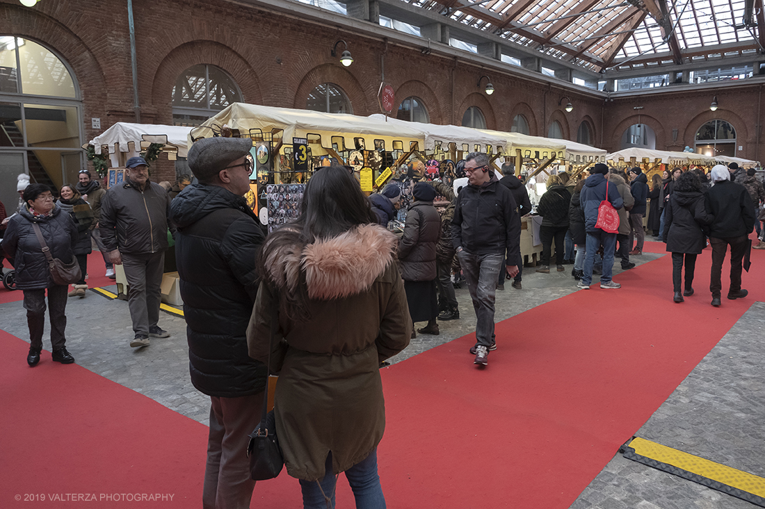 _DSF8352.jpg - 08/12/2019. Torino. La cittÃ  si prepara per la grande celebrazione di fine anno. Nella foto mercatino di Natale al cortile del Maglio.