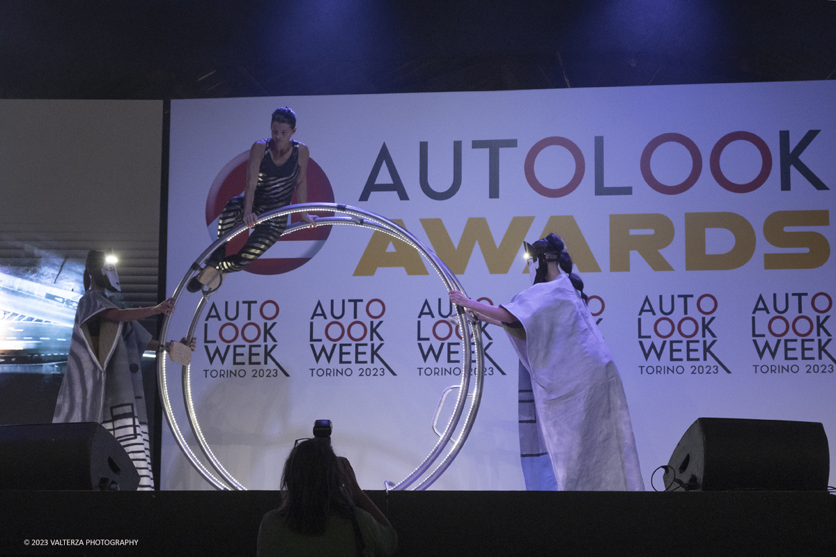 _DSF4270.jpg - 04/09/20223. Torino. Si sono tenuti presso le OGR gli Autolook Awards, le premiazioni dedicate al mondo del motorsport. Nella foto chiusura dell'evento con un balletto finale ddi ToBeEvents