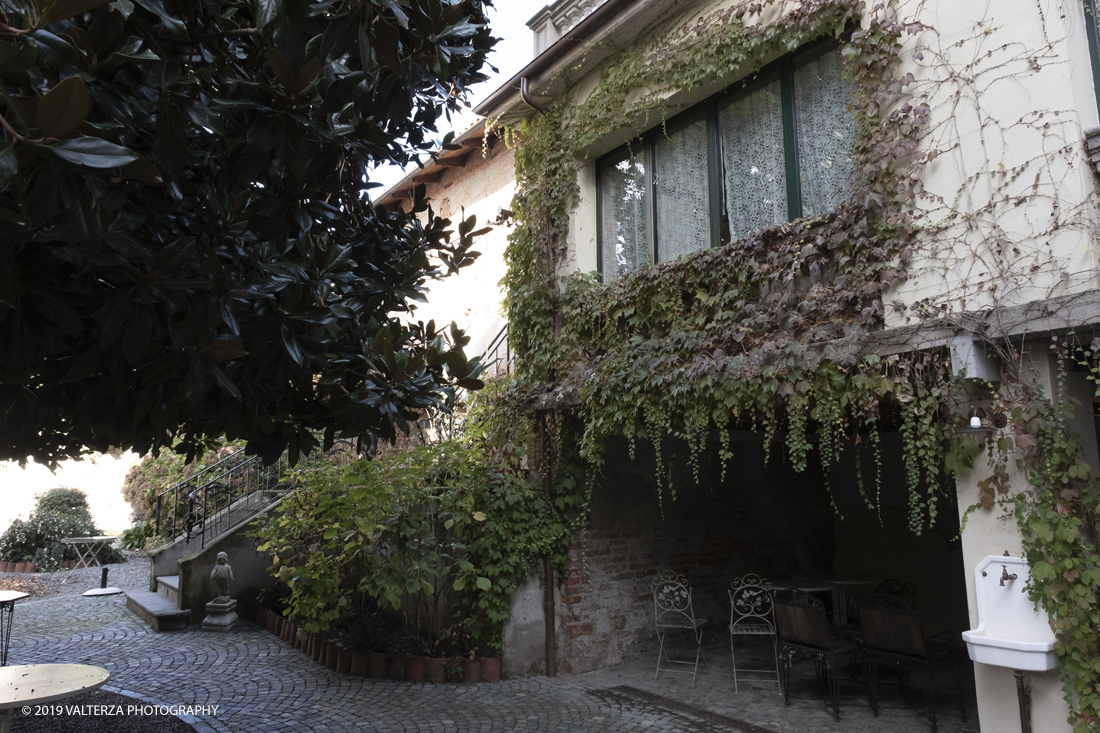 _DSF3570.jpg - 04/11/2019. Romano Canavese. Le cantine Gnavi presentano, nel fascinoso ristorante Liberty Le Jardin Fleuri,il nuovo Vermouth creato con base di Vino Erbaluce di Caluso il nuovo Vermouth "" Don Guglielmo" Nella foto