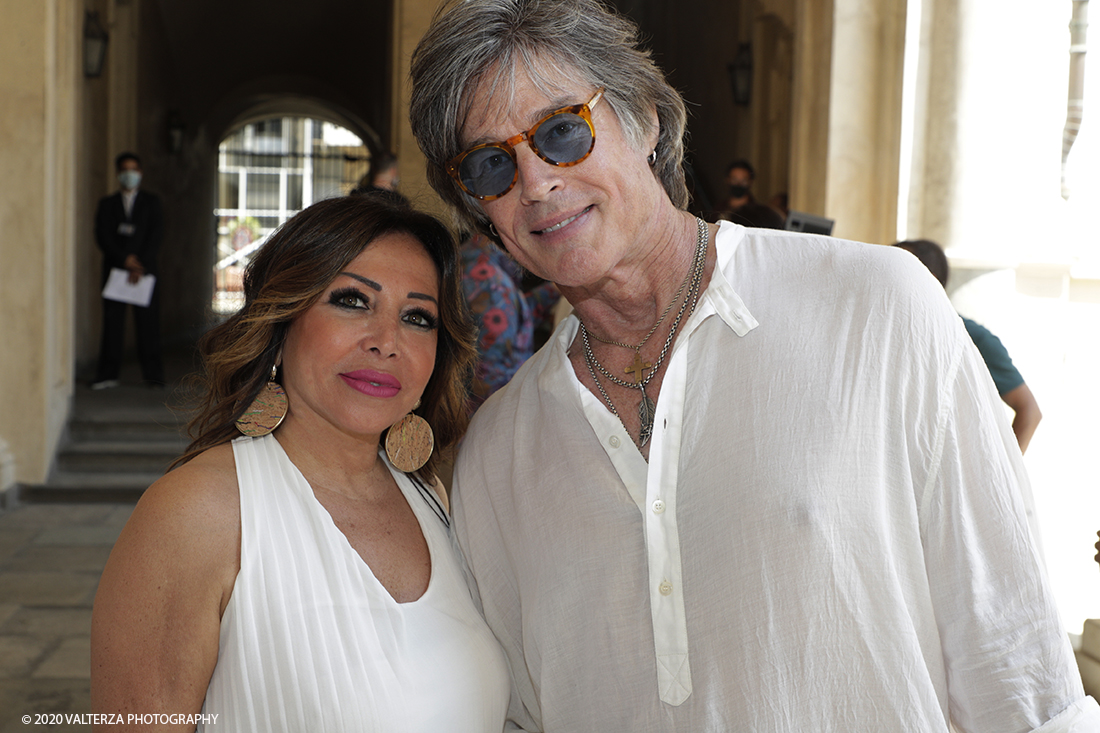 _G3I3741.jpg - 16/07/2020. Torino. Tutti in coda, dalle 10 del mattino davanti a Palazzo Saluzzo Paesana, per il casting del nuovo film diretto da Ronn Moss . Un film che si intitola Â«Viaggio a sorpresaÂ» e che verrÃ  girato da settembre in Puglia. Il casting Ã¨ organizzato dalla torinese CDH Cinema District Hub di Mirella Rocca e Domenico Barbano. Nella foto Mirella Rocca organizzatrice del Casting con Ronn Moss