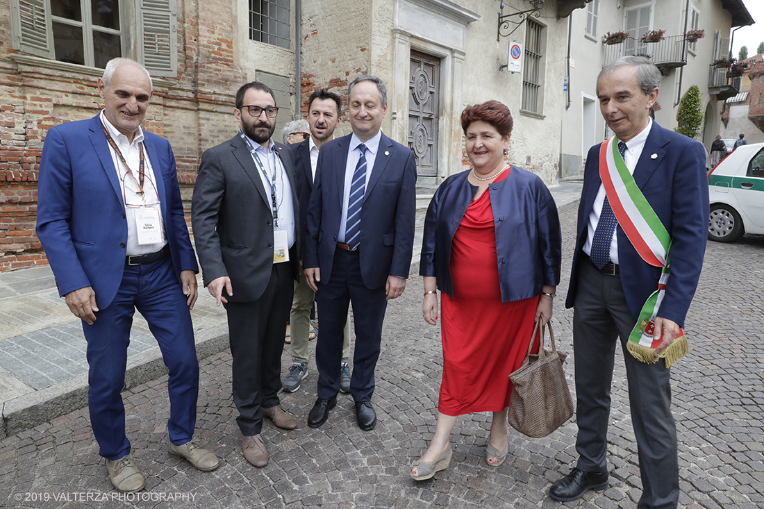 _G3I4769.jpg - 20/09/2019. Bra. Inaugurazione di Cheese 2019 con la presenza della ministra dell'agricoltura Teresa Bellanova.. Nella foto la ministra ricevuta al comune di Bra dal Sindaco Giovanni Fogliatto e dai rappresentati di slow food e delle istituzioni locali.