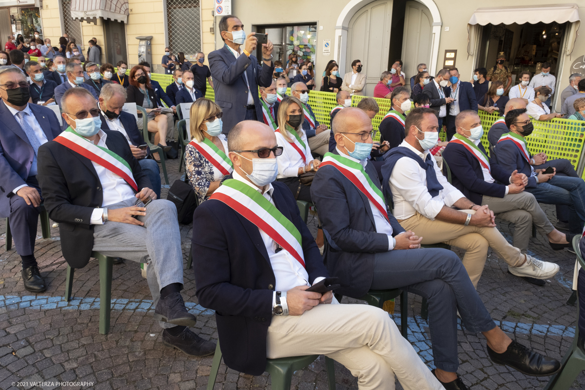 _DSF1122.jpg - 17/09/2021. Bra. Cheese, la manifestazione internazionale dedicata alle forme del latte, si tiene a Bra (Cn) dal 17 al 20 settembre 2021. Nella foto presenti tra il pubblico parecchi sindaci della zona