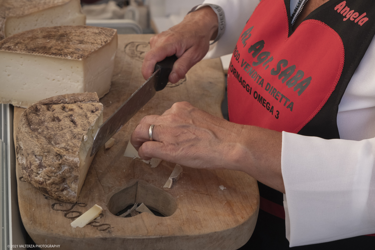 _DSF1662.jpg - 17/09/2021. Bra. Cheese Ã¨  la piÃ¹ importante fiera italiana dedicata al formaggio ai latticini ed al latte crudo. Nella foto stand di presidi slow food, nello specifico quello di Angela Saba insignita del premio di Resistenza Casearia