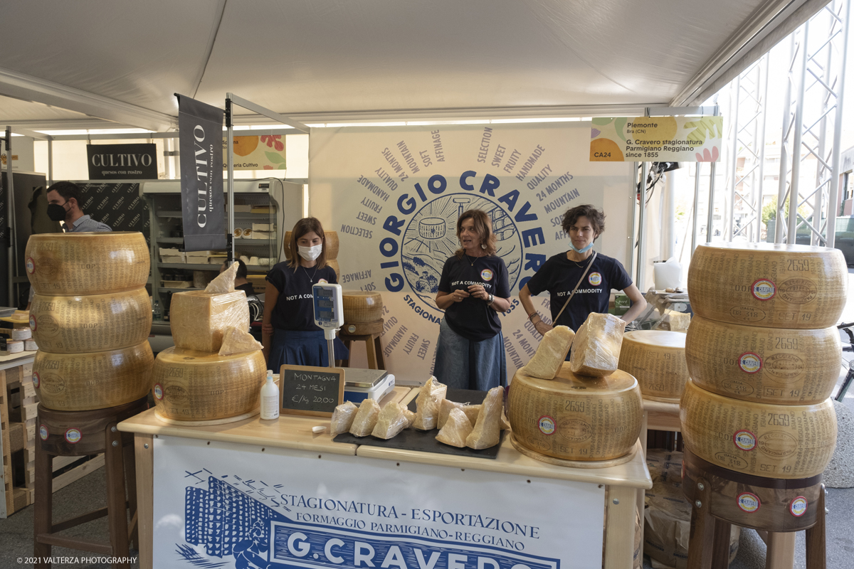 _DSF1760.jpg - 17/09/2021. Bra. Cheese Ã¨  la piÃ¹ importante fiera italiana dedicata al formaggio ai latticini ed al latte crudo. Nella foto stand di affinatori di formaggi