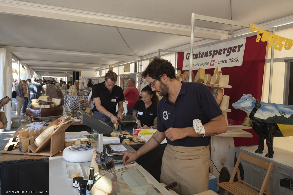 _DSF1819.jpg - 17/09/2021. Bra. Cheese Ã¨  la piÃ¹ importante fiera italiana dedicata al formaggio ai latticini ed al latte crudo. Nella foto stand di affinatori di formaggi