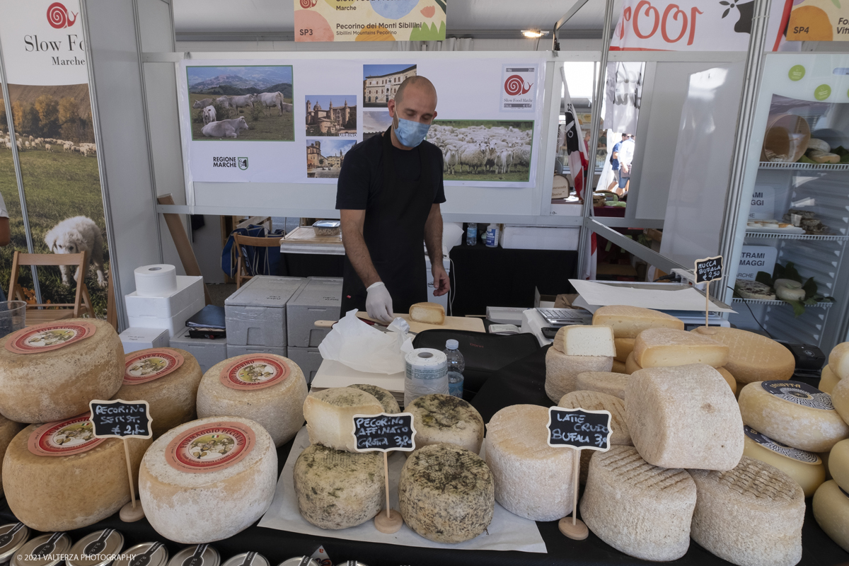 _DSF7377.jpg - 17/09/2021. Bra. Cheese Ã¨  la piÃ¹ importante fiera italiana dedicata al formaggio ai latticini ed al latte crudo. Nella foto stand dedicati ai formaggi delle diverse regioni italiane.