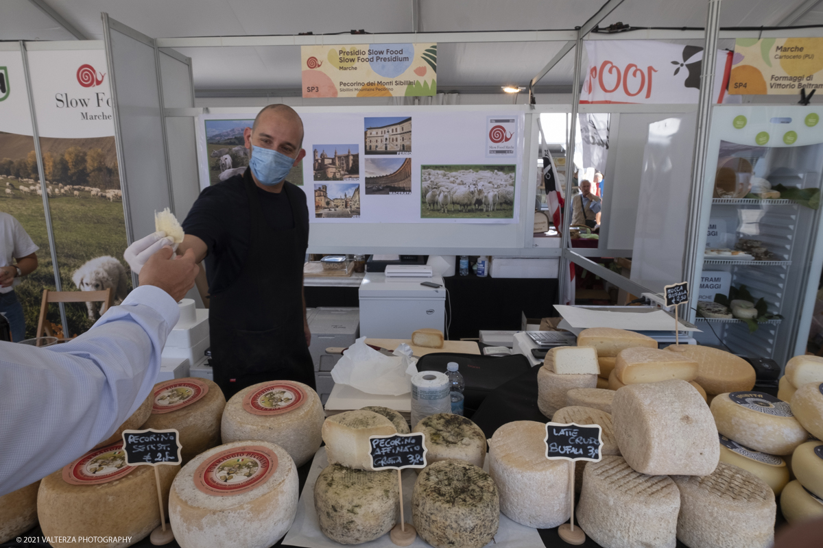 _DSF7379.jpg - 17/09/2021. Bra. Cheese Ã¨  la piÃ¹ importante fiera italiana dedicata al formaggio ai latticini ed al latte crudo. Nella foto stand dedicati ai formaggi delle diverse regioni italiane.