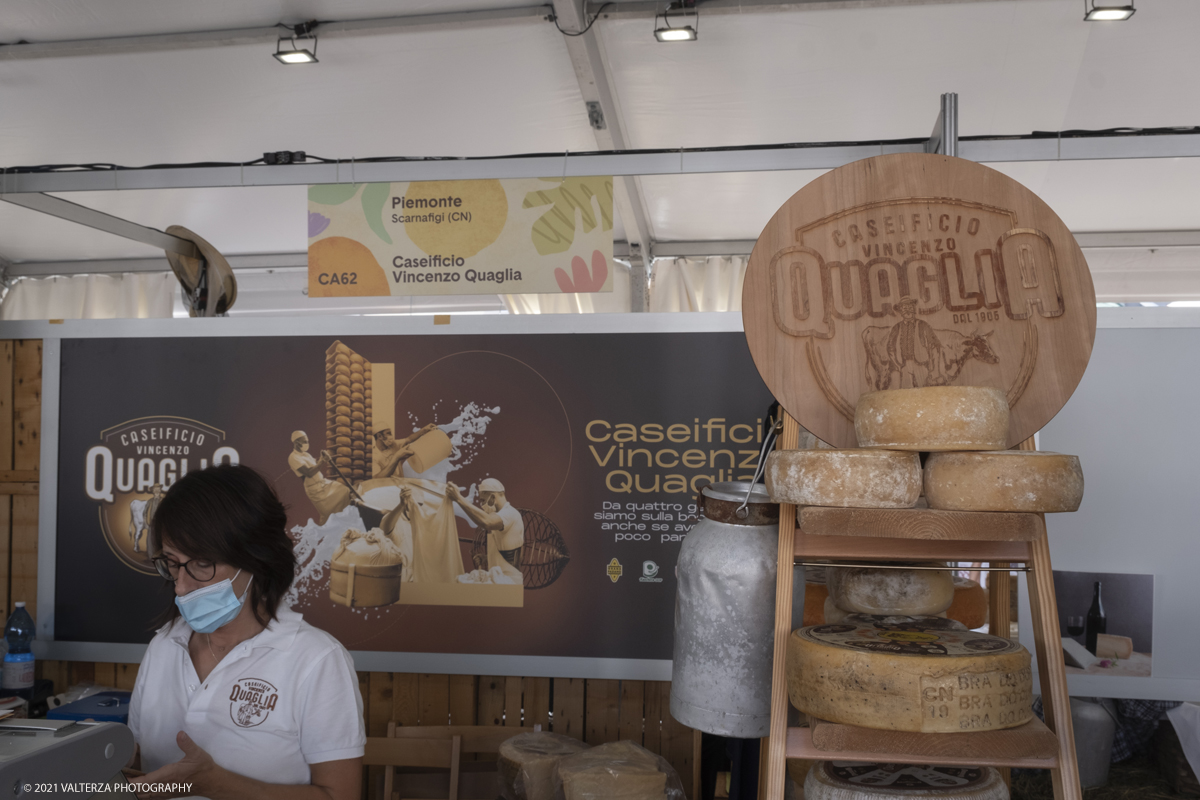 _DSF7535.jpg - 17/09/2021. Bra. Cheese Ã¨  la piÃ¹ importante fiera italiana dedicata al formaggio ai latticini ed al latte crudo. Nella foto stand di una delle due aree denominate Mercato del Formaggio