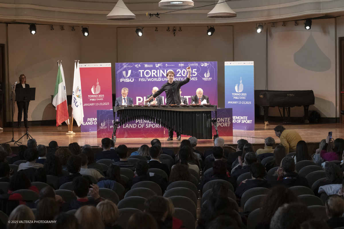 _DSF3704.jpg - 12)01/2025. Torino. FISU World University GamesOpening Press Conference. Nella foto Cesare Fornasiero alla Marimba suona il Gaudeamus igitur in versione Jazz