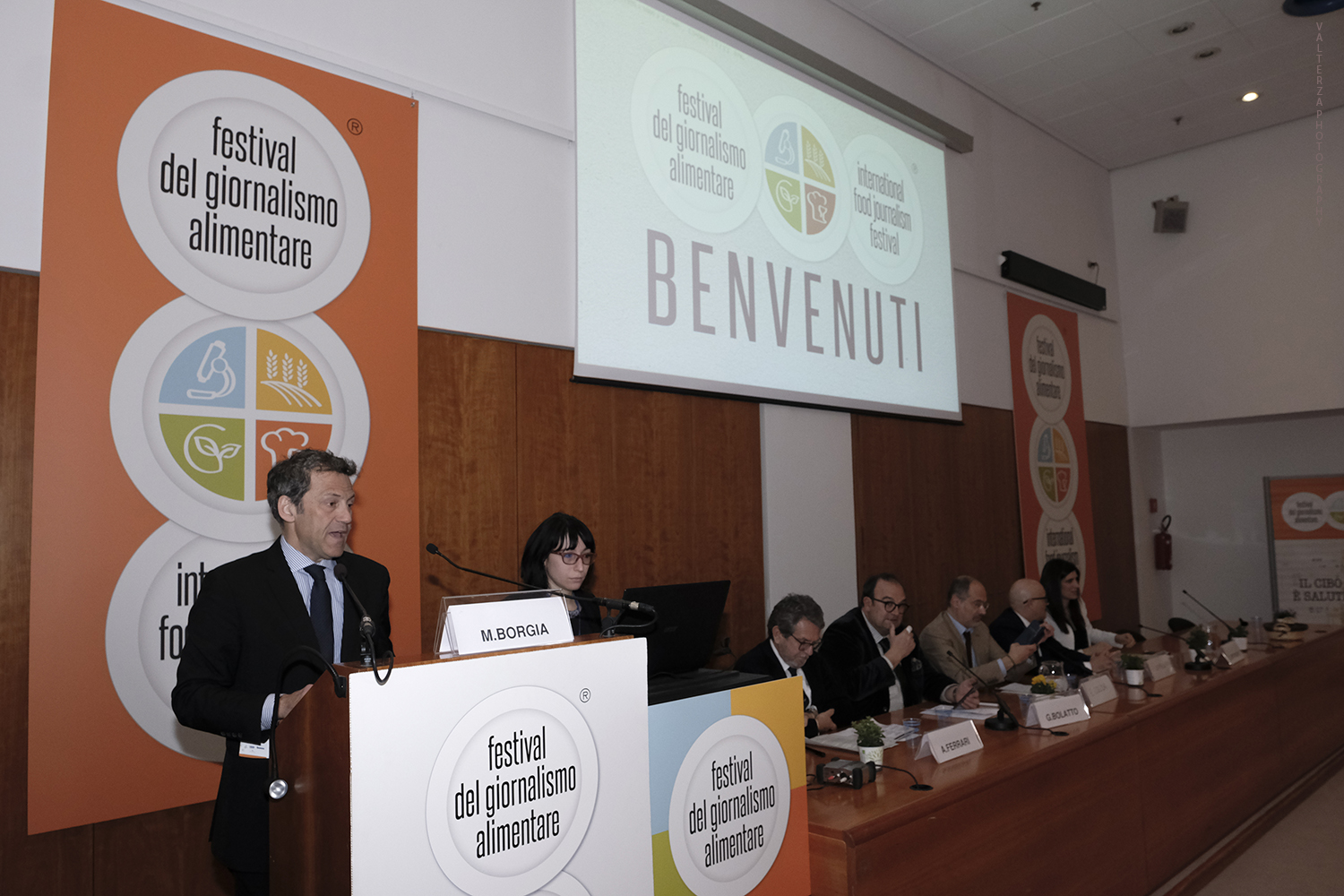 _DSF6009.jpg - 20/02/2020. Lingotto Fiere, Torino.  grazie alla presenza di esperti di settore, di alimentaristi, di aziende, di Associazioni, di semplici cittadini interessati e, soprattutto, di giornalisti, blogger e comunicatori. Nella foto  Massimiliano Borgia Direttore del Festival del giornalismo Alimentare nel discorso di apertura dell manifestazione