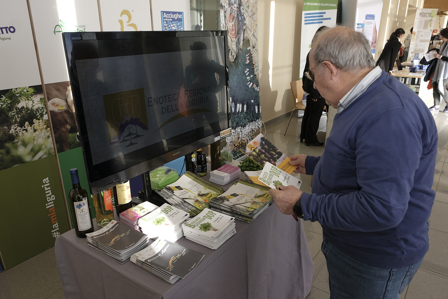 _DSF6267.jpg - 20/02/2020. Lingotto Fiere, Torino.  grazie alla presenza di esperti di settore, di alimentaristi, di aziende, di Associazioni, di semplici cittadini interessati e, soprattutto, di giornalisti, blogger e comunicatori. Nella foto lo stand di una delle aziende sponsor/partner del festival.