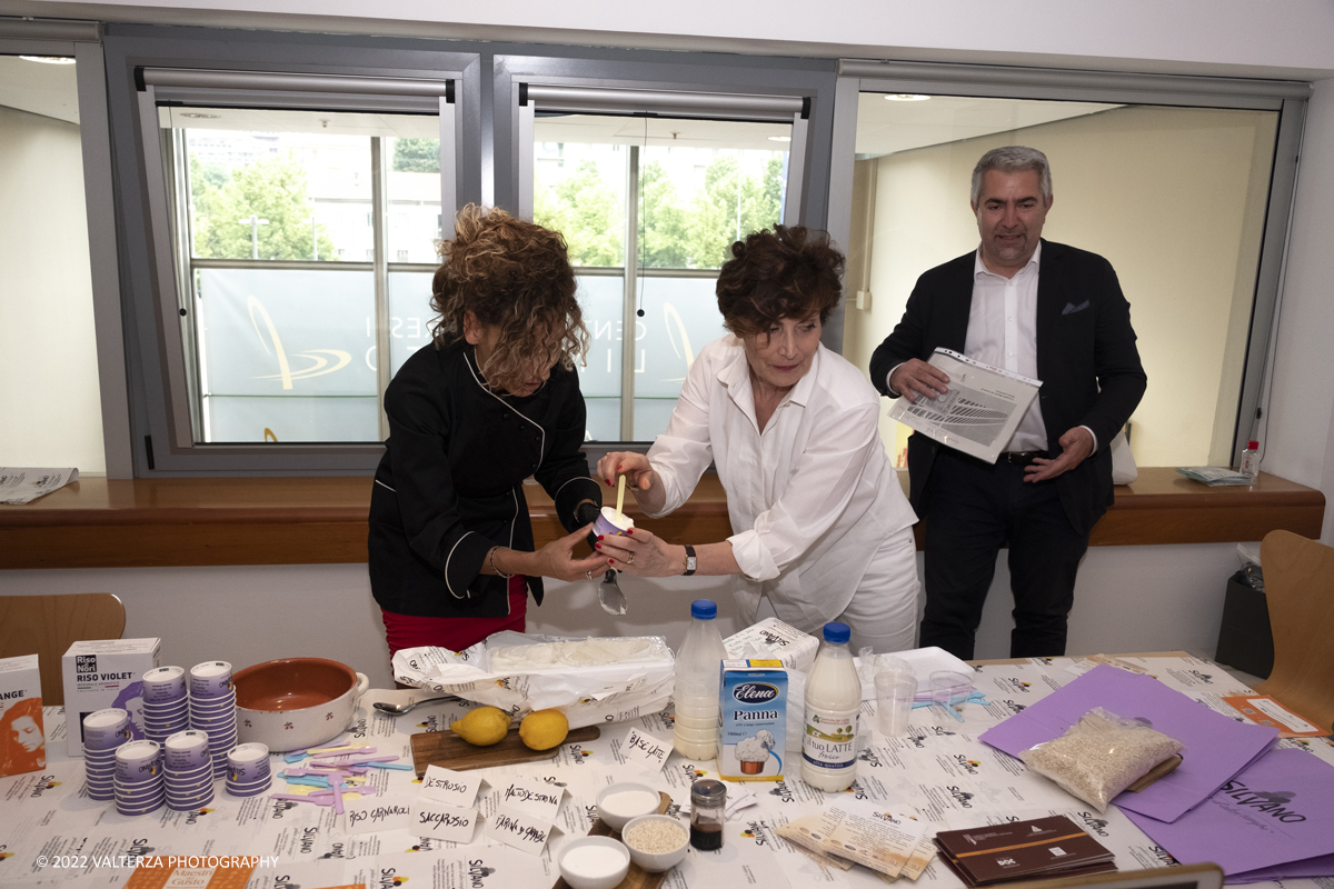 _DSF4458.jpg - 31/05/2022. Torino. Festival del Giornalismo Alimentare 2022. Laboratorio SUA MAESTÃ€ IL GELATO Insieme al Maestro del Gusto "Silvano- gelato d'altri tempi" un laboratorio per scoprire e assaporare un gelato unico nel suo genere, diventato ormai un gusto tradizionale e molto amato dai clienti del gelataio torinese: alla crema di riso, realizzato con riso vercellese.