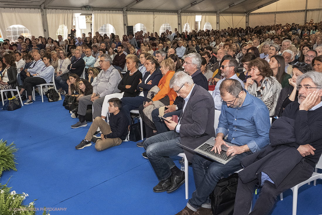 DSCF5585.jpg - 04/05/2019. Dogliani 2-5Maggio. Festival della TV avente come tema#percezioni, 4 giorni di dialoghi, confronti sguardi verso il mondo di domani. Nella foto il pubblico dell'evento "L'Europa Ã¨ ancora nel nostro futuro?"