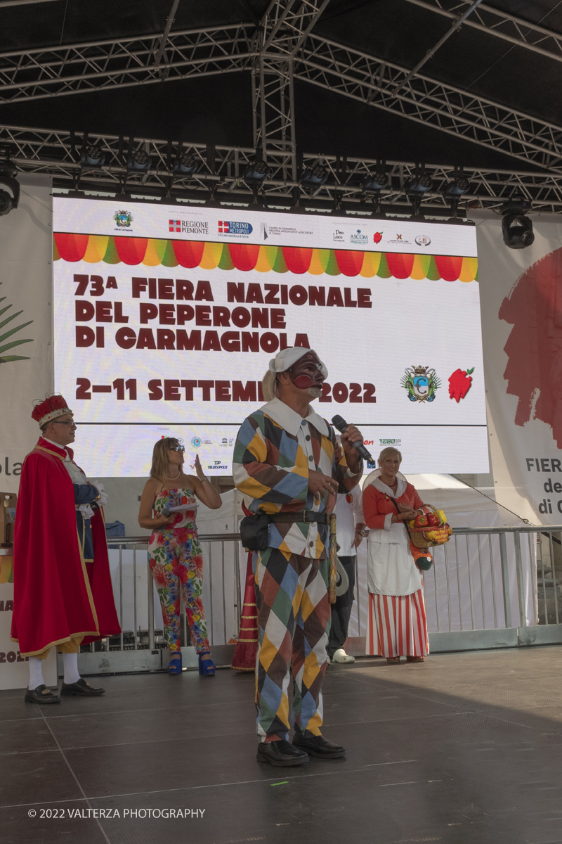 _DSF4842.jpg - 04/09/2022. Carmagnola. Nell'ambito della 73^ edizione della fiera Fiera Ã¨ andato in scena il peperone day 2022 , torna la nuova edizione della Festa di Re Peperone e della Bela Povronera, con sfilata delle maschere. Nella foto Arlecchino