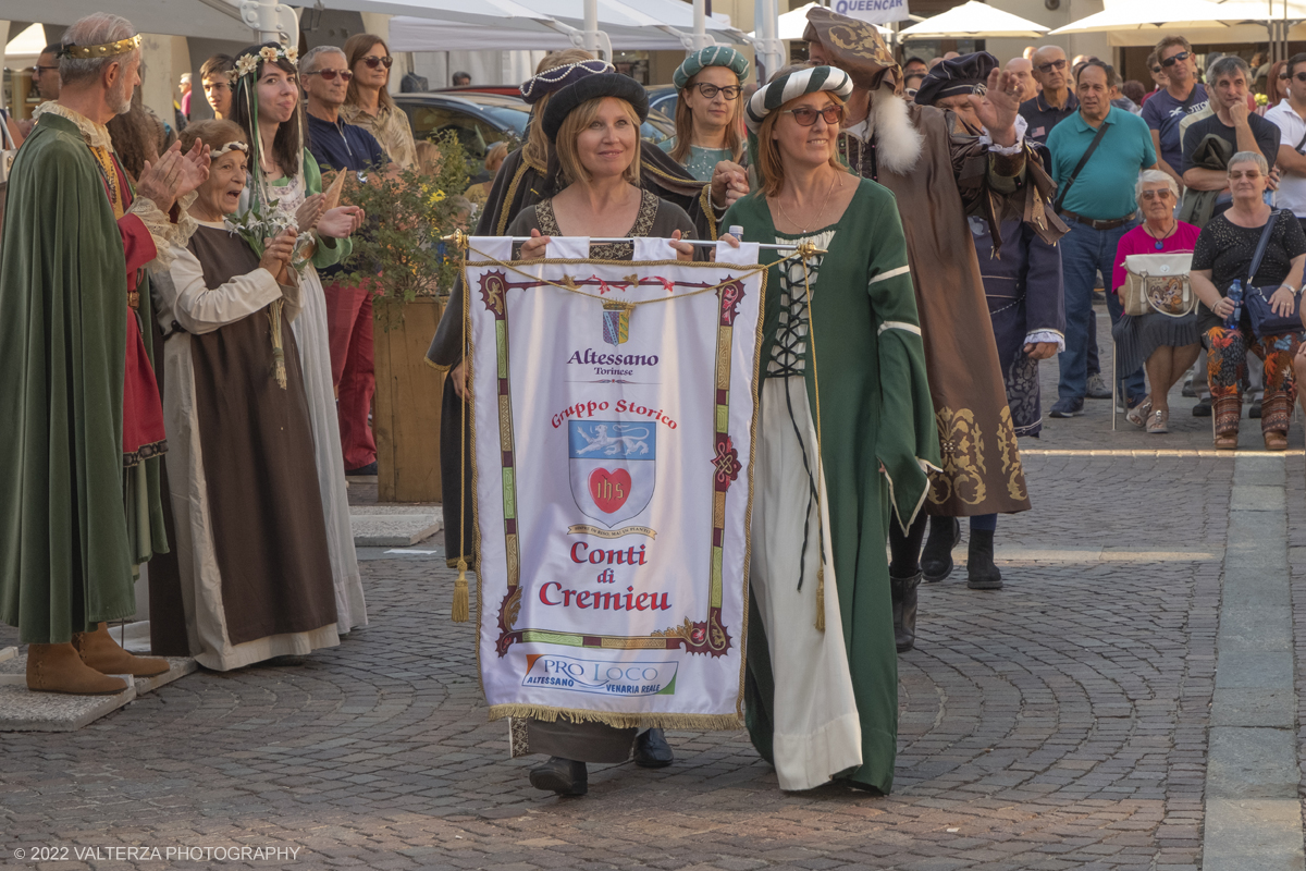 _DSF4996.jpg - 04/09/2022. Carmagnola. Nell'ambito della 73^ edizione della fiera Fiera Ã¨ andato in scena il peperone day 2022 , torna la nuova edizione della Festa di Re Peperone e della Bela Povronera, con sfilata delle maschere. Nella foto gruppi  e personaggi storici della grande sfilata per la festa di Re Peperone   e della Bela Povronera,