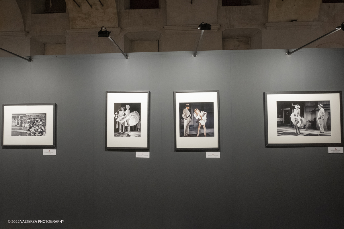 _DSF0104.jpg - 01/07/2022. Torino. A sessantâ€™anni dalla morte della Monroe, una mostra-evento con memorabilia originali, in parte esposti in anteprima mondiale e le fotografie , scattate dal fotografo,suo amico storico ,Sam Shaw. Nella foto parte dell'allestimento della mostra