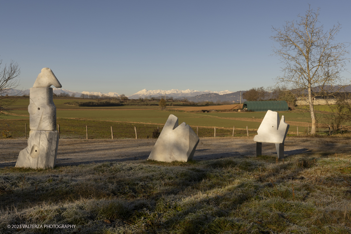 _G5A5045.jpg - Giovanni Borgarello Born in Cambiano - Turin Italy in 1950, he graduated from the Liceo Artistico and Accademia Albertina di Belle Arti in Turin. He lives in his museum studio via Marble sculptures, outdoor exhibition at the John Borgarelloâ€™s  country  estate. De Gasperi, 37 - 10020 Cambiano (To) among the majestic monuments and marbles of Carrara and the scent of exotic woods transformed into unique and original artistic objects .He was a student of Sandro Cherchi.