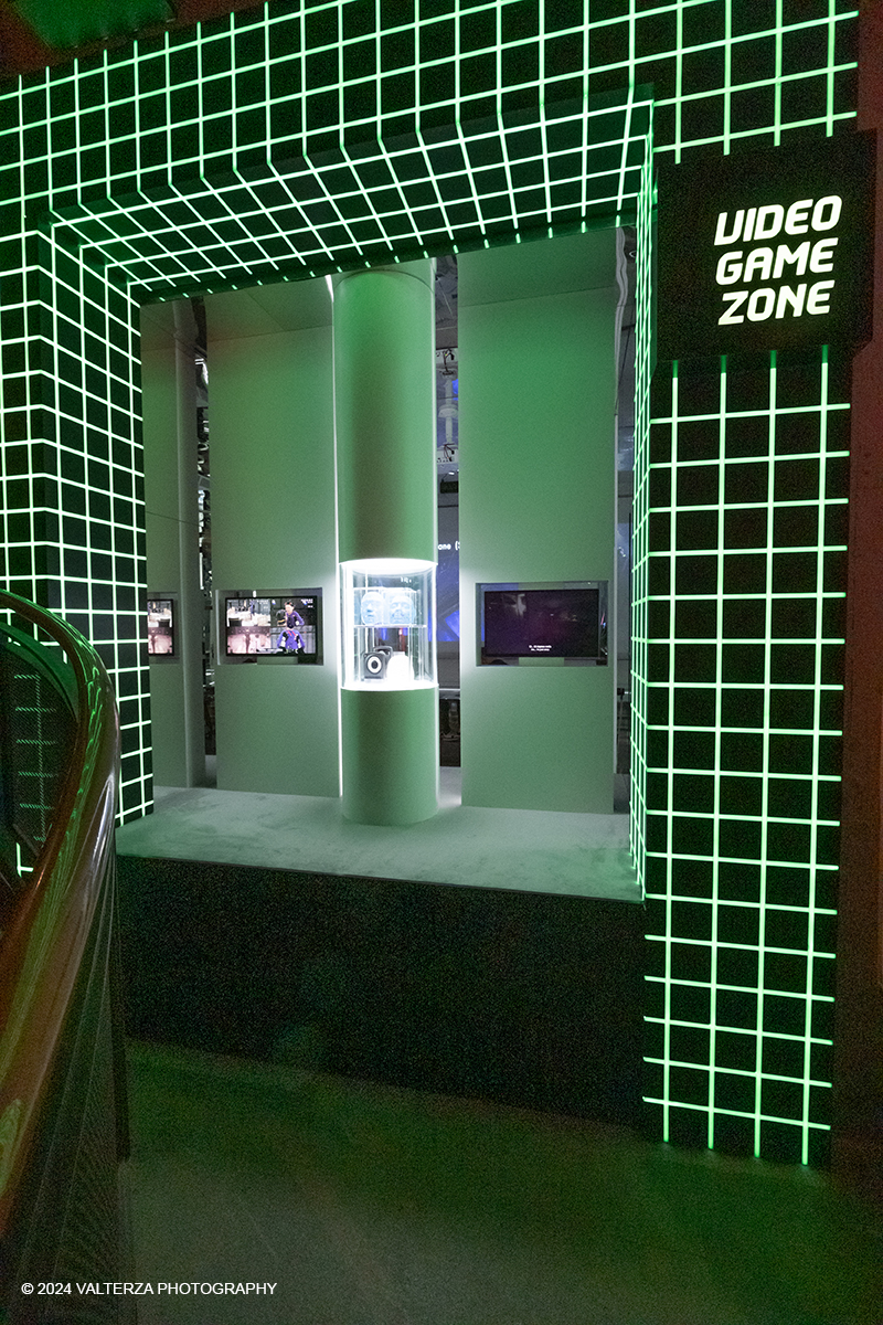 _DSF3469.jpg - 02/07/2024. Torino. Il Museo Nazionale del Cinema di Torino inaugura VIDEO GAME ZONE, una delle prime aree permanenti in Italia e al mondo, interamente dedicata ai videogiochi allâ€™interno di unâ€™istituzione museale. Sâ€™inaugura con la Masterclass di David Cage,uno dei piÃ¹ importanti autori di videogiochi e fondatore di Quantic Dream . David Cage viene insignito del premio Stella della Mole. Nella foto il nuovo allestimento permanente dell'area dedicata ai videogiochi