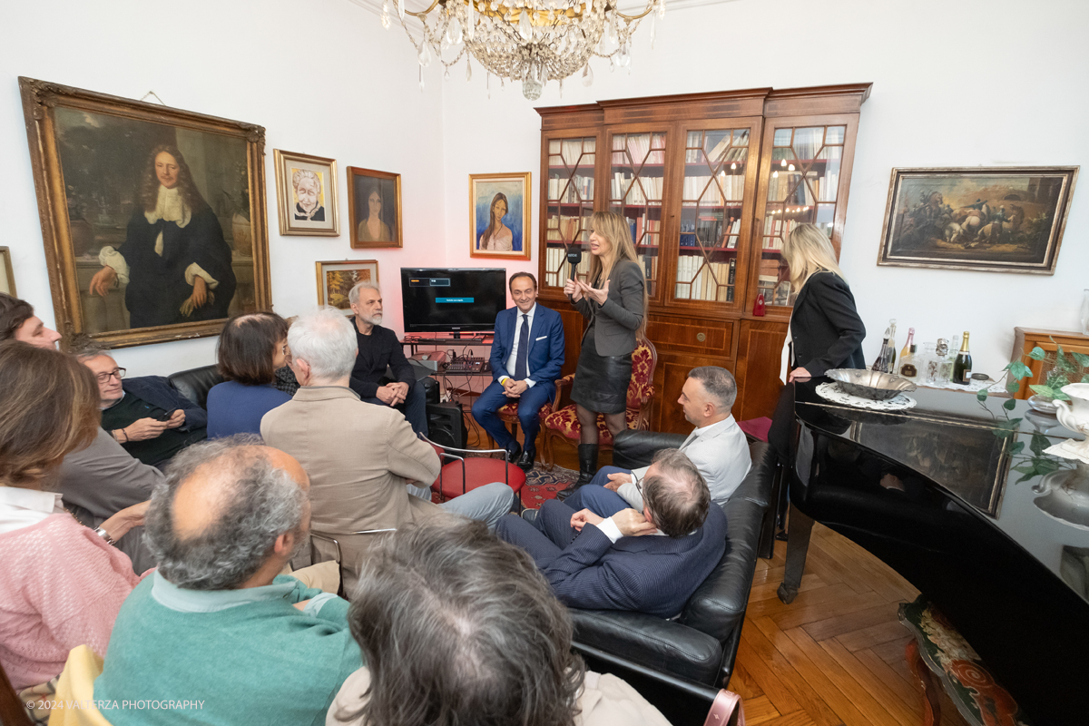 _DSF2975.jpg - Giugno-2024. Torino. Incontro con il Presidente della Regione Alberto Cirio nella sede del Caramella Choco Bistrot.Nella foto  un momento dell'incontro con i partecipanti all'evemto