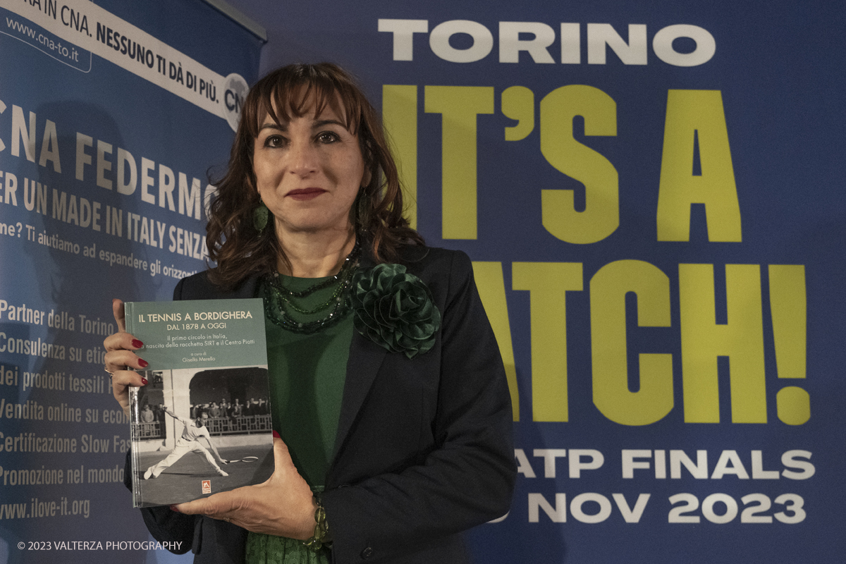 _DSF9343.jpg - 18/11/2023. Torino. Presentazione a Casa Tennis del libro. Il Tennis a Bordighera dal 1878 ad oggi.  Il primo circolo in Italia, la nascita della racchetta SIRT e il Centro Piatti a cura di Merello Gisella. Nella foto la scrittrice e storica Gisella Merello curatrice del Libro