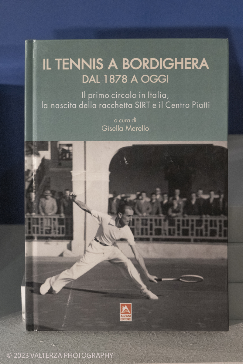 _DSF9356.jpg - 18/11/2023. Torino. Presentazione a Casa Tennis del libro. Il Tennis a Bordighera dal 1878 ad oggi.  Il primo circolo in Italia, la nascita della racchetta SIRT e il Centro Piatti a cura di Merello Gisella. Nella foto il libro presentato