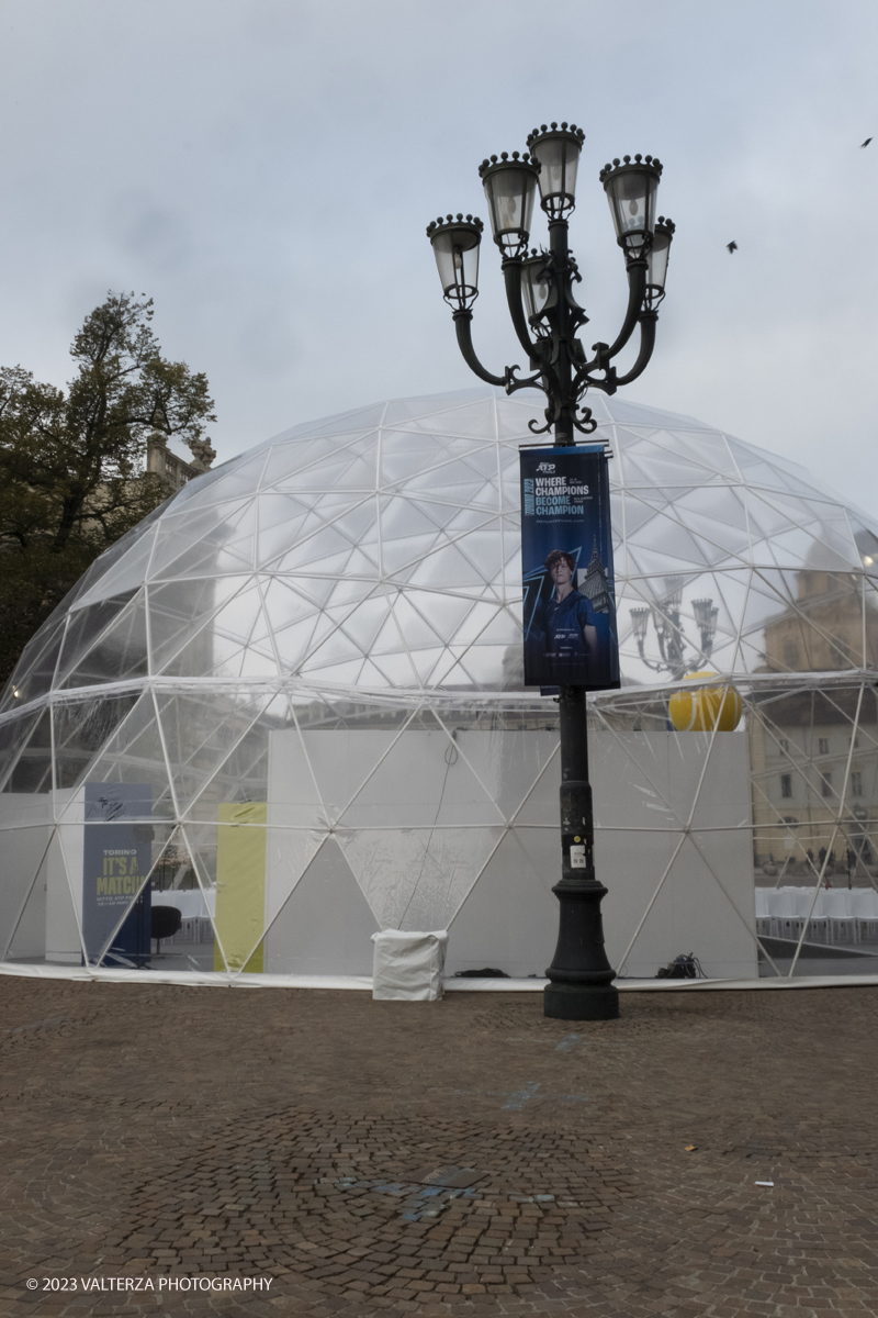 _DSF4762.jpg - 10/11/2023. Torino. Con il taglio del nastro alla presenza delle autoritÃ , oggi in piazza Castello sono stati ufficialmente inaugurati gli spazi di Casa Tennis, Casa Gusto e Casa Media. Nella foto la grande cupola geodeticab di Casa Tennis