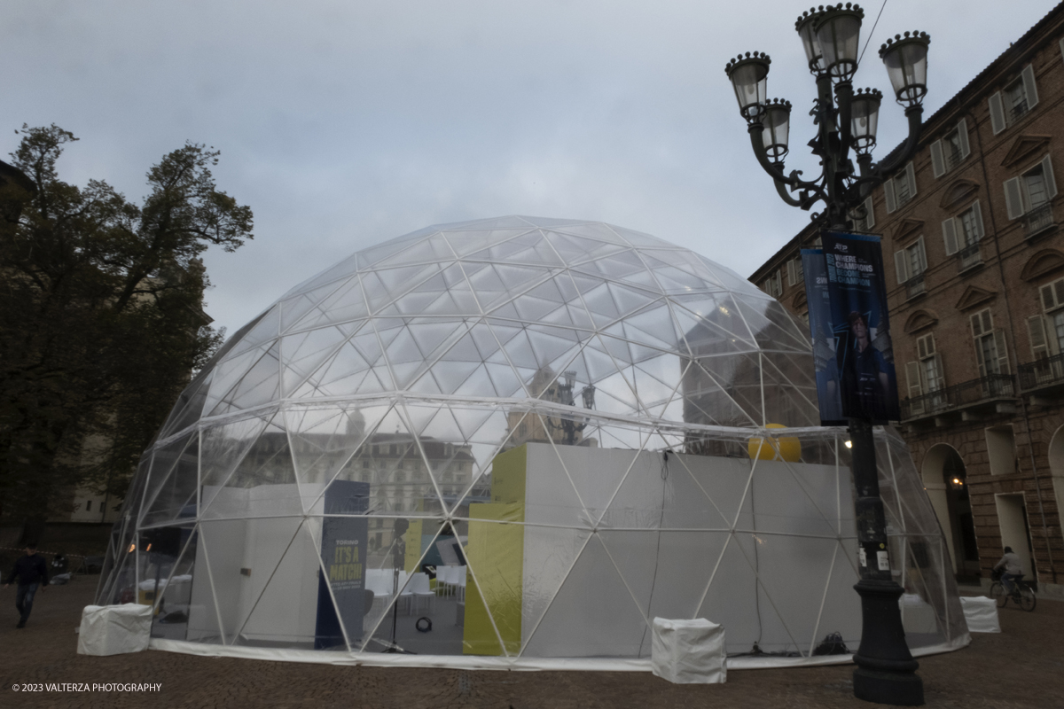 _DSF4766.jpg - 10/11/2023. Torino. Con il taglio del nastro alla presenza delle autoritÃ , oggi in piazza Castello sono stati ufficialmente inaugurati gli spazi di Casa Tennis, Casa Gusto e Casa Media. Nella foto la grande cupola geodeticab di Casa Tennis